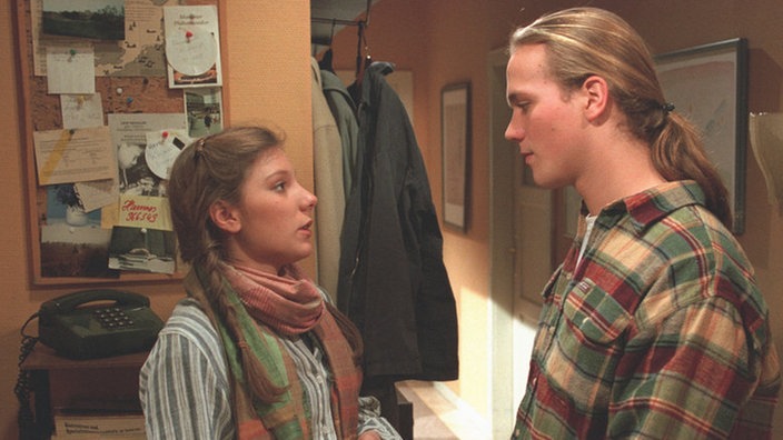 Klaus (Moritz A. Sachs) und Julia (Tanja Schmitz) haben einiges zu bereden.