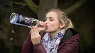 Lea trinkt Wodka