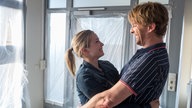 Lotti und Lea freuen sich