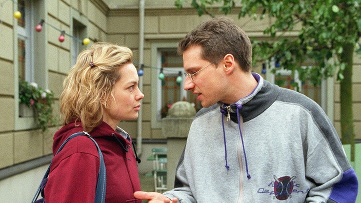 Maja (Christine Stienemeier) versucht erneut, die Sympathien von Heiko (Tilmar Kuhn) zu gewinnen. Doch der lässt sie abblitzen.