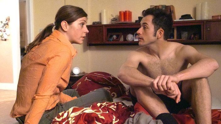 Marion (Ulrike C. Tscharre) ist sauer, dass Alex (Joris Gratwohl) noch immer so sorglos mit Kokain dealt.