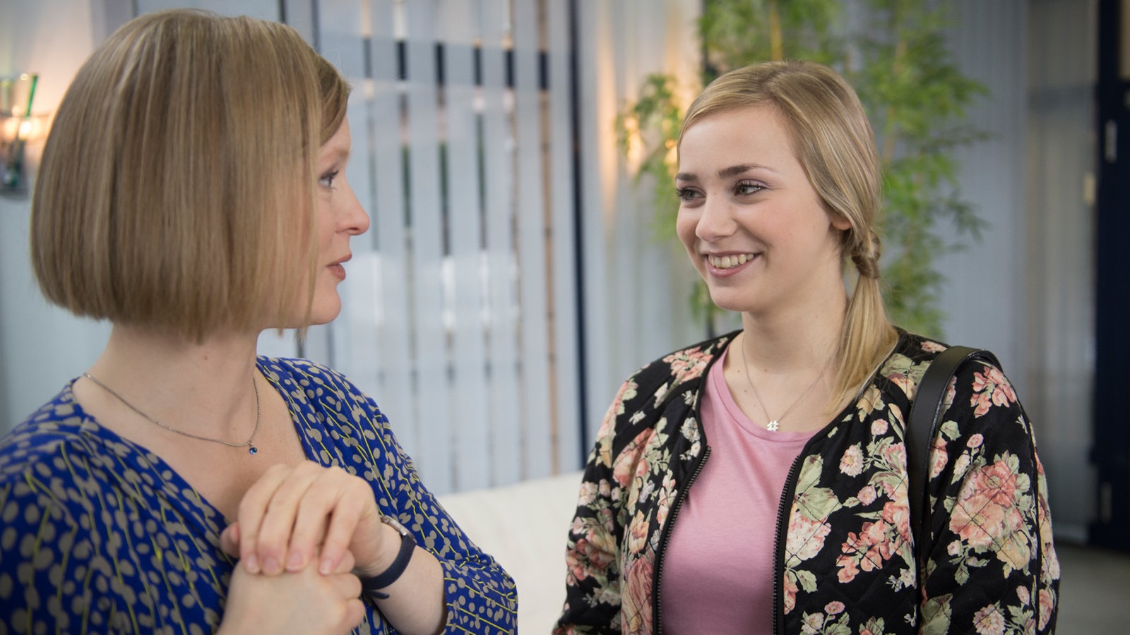 Momo unterhält sich mit Iffi