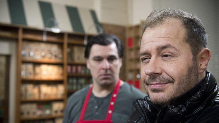 Murat und Olli im Laden