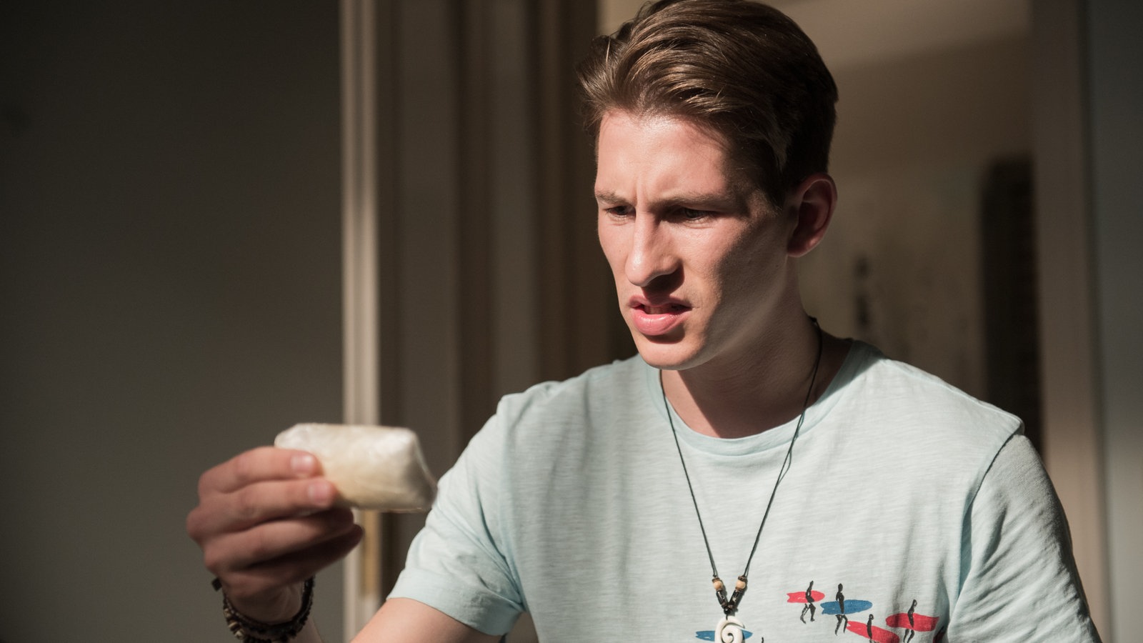 Nico entdeckt Drogen