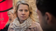 Nina schaut Enzo an