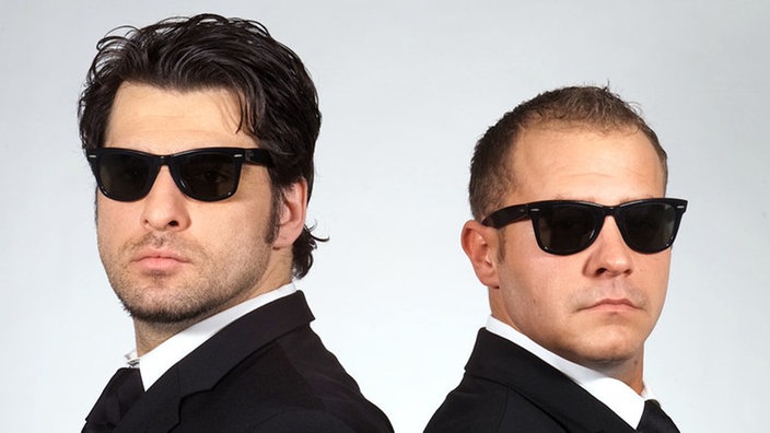 Olli und Murat mit Sonnenbrillen