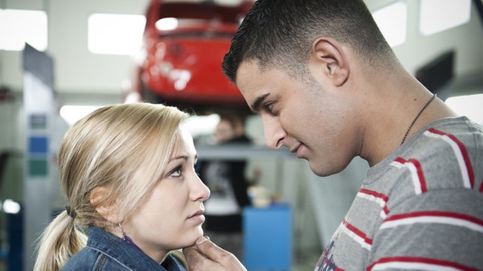 Orkan und Lea in der Werkstatt