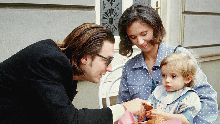 Robert schmeichelt sich bei Urzula ein.(V.l.: Martin Armknecht, Anna Nowak, Geraldine Wiesel)