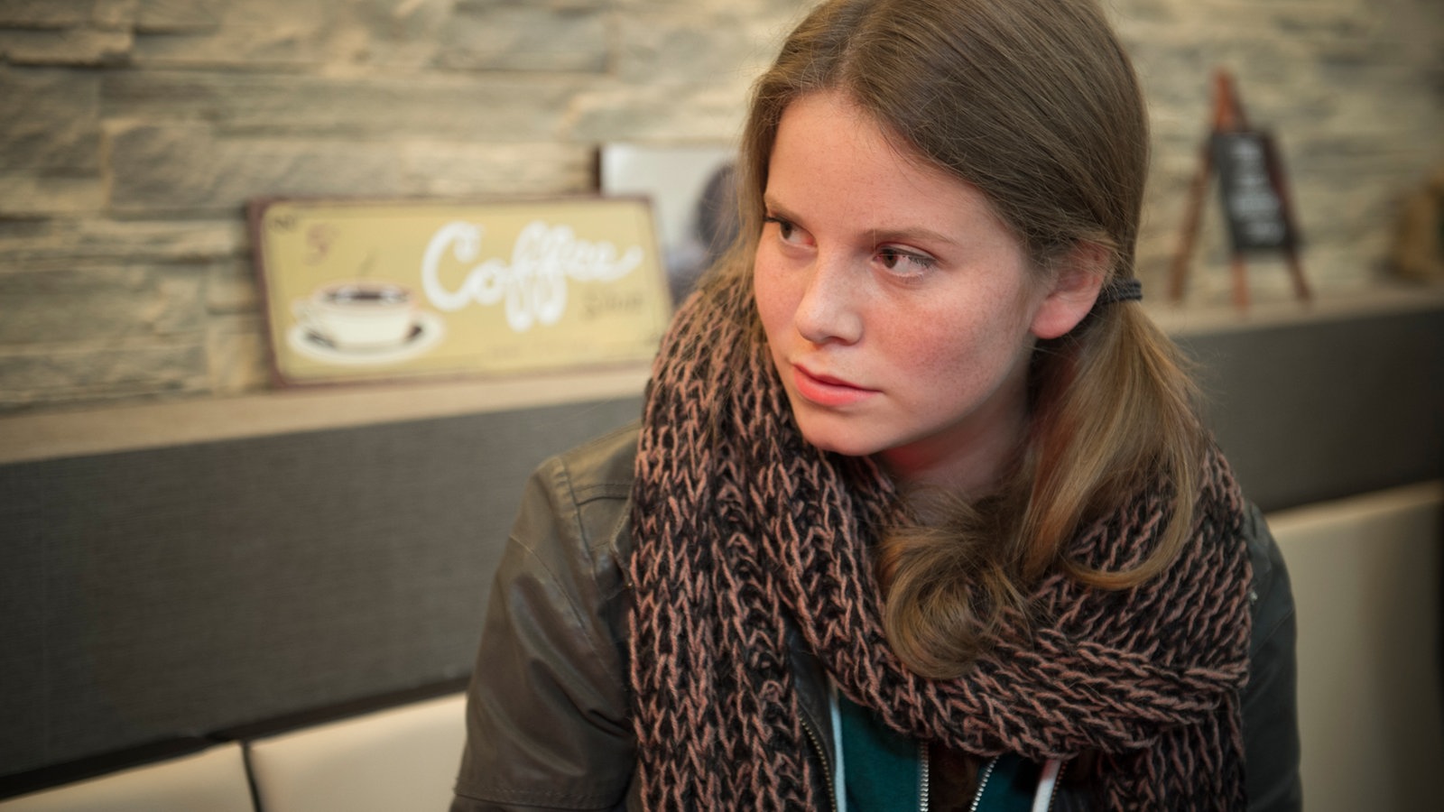 Sabine guckt fragend