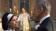 Sabrina und Hajo stehen in der Kirche