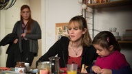 Sarah beobachtet Jack und Emma