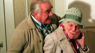 "Schandmaul": Egon (Wolfgang Grönebaum) kann Elses (Annemarie Wendl) üble Nachreden nicht mehr ertragen.