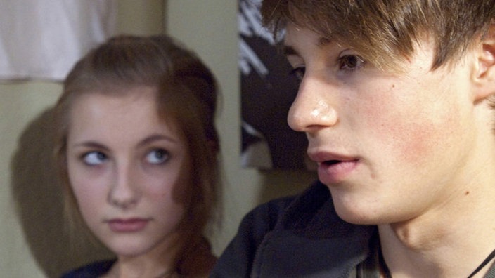 Selbst Caro (Cynthia Cosima) stört: Nico (Jeremy Mockridge) wächst im Moment alles über den Kopf.