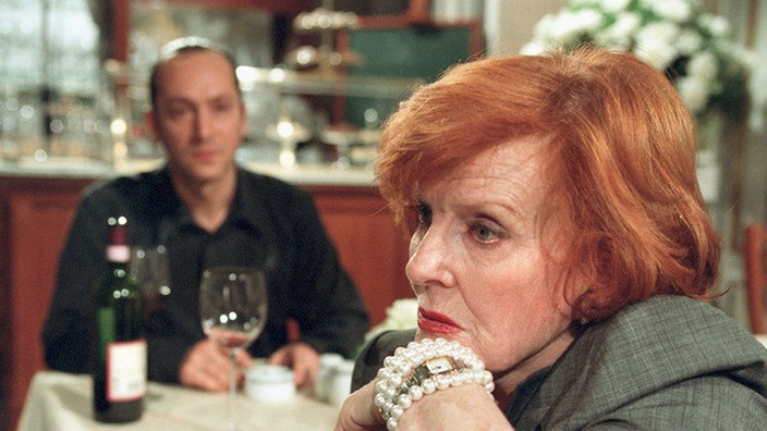 Starker Tobak: Fausto (Antonio Paradiso) hat Isolde (Marianne Rogée) eröffnet, dass er sie niemals geliebt hat. Für Isolde bricht eine Welt zusammen.