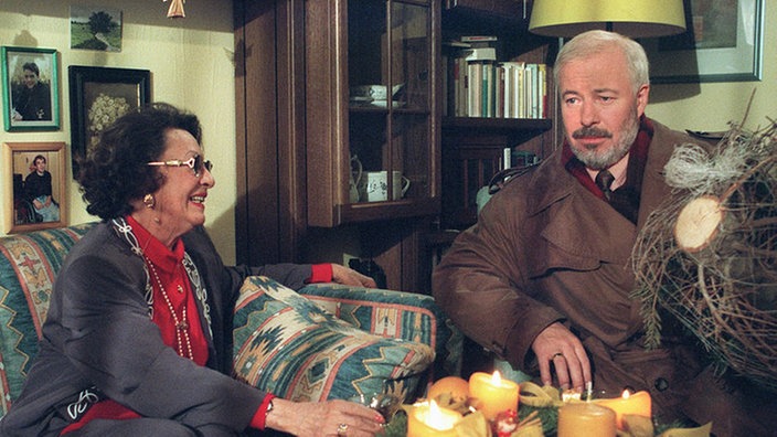 Stress mit der Verwandschaft: Erich (Bill Mockridge) ist gar nicht glücklich über Tante Bettys (Marlene Riphahn) Weihnachtsbesuch.