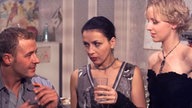 Suzanne und Carmen schimpfen mit Olli