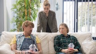Tanja, Lotti und Lea beratschlagen