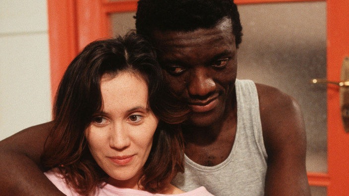 Urszula (Anna Nowak) hat Angst vor Davids (Ronald Mkwanazi) Abreise.
