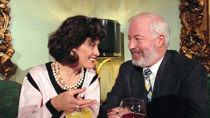 Von W. Snyder (Dulcie Smart) lässt sich Erich (Bill Mockridge) gerne ablenken.