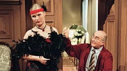 Weiblich, glamourös, jung: Gegen Tanja hat Nora keine Chance.