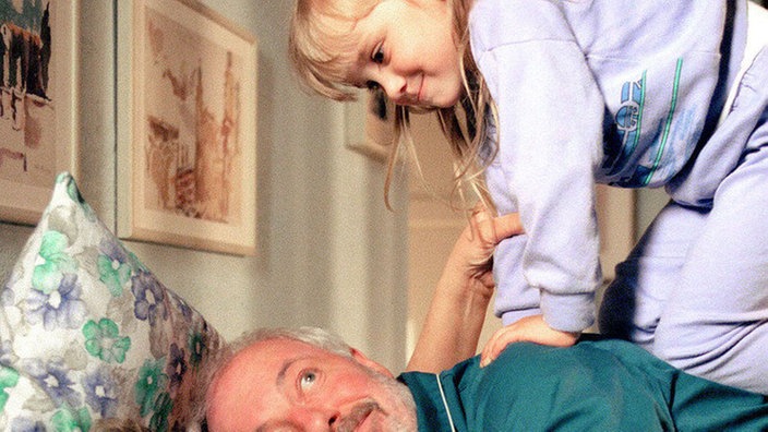 Wer stört da schon wieder Helgas (Marie-Luise Marjan) und Erichs (Bill Mockridge) Schäferstündchen?