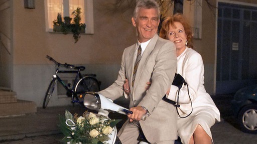 Zwei Herzen, keine Krone: Bruno (Heinz Marecek) entführt Isolde (Marianne Rogée) in das Rom der 50-er Jahre.