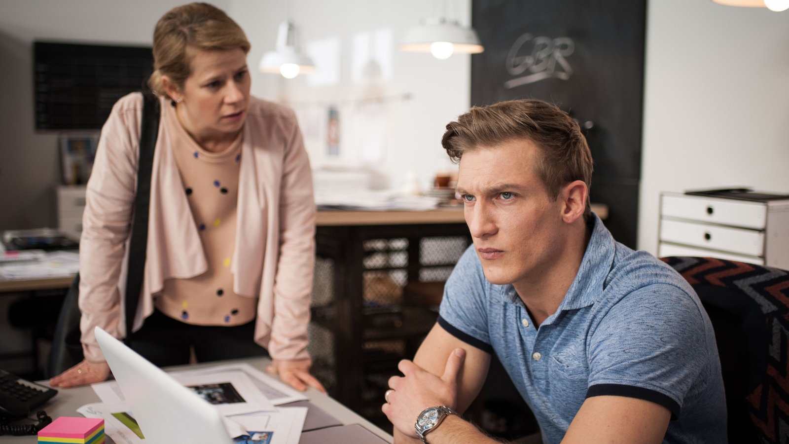 Lindenstraße Folge 1586 "Helden"