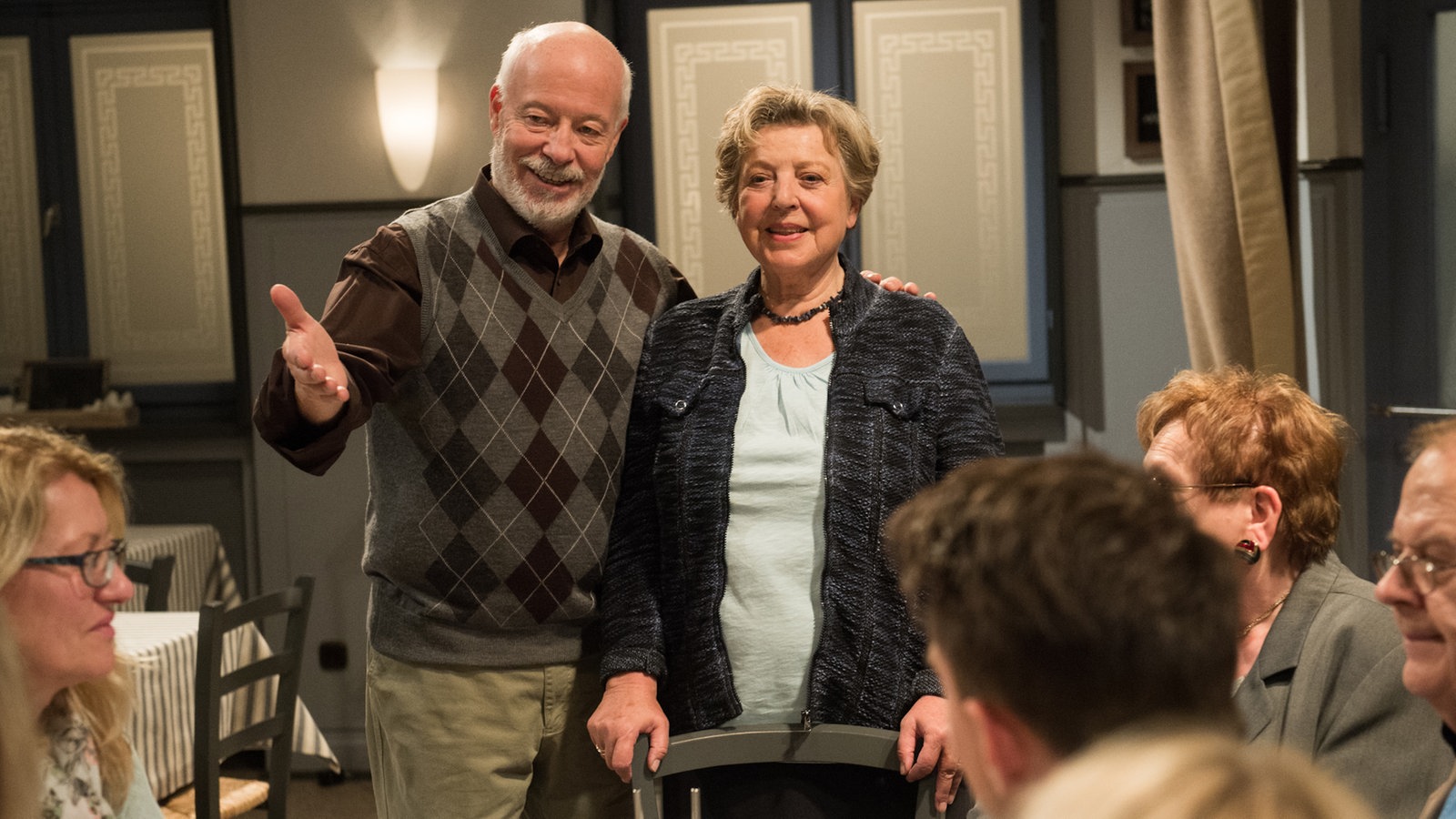 "Lindenstraße"-Folge 1555 "Mieterversammlung"
