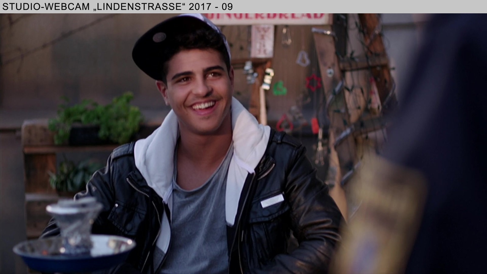 Hinter den Kulissen