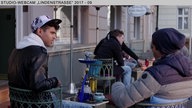 Hinter den Kulissen