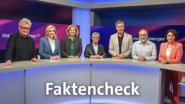 Sandra Maischberger und die Gäste der Sendung im Studio