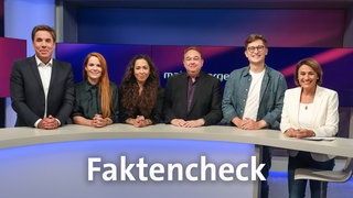 Sandra Maischberger und die Gäste der Sendung im Studio