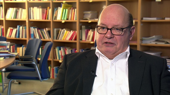 Polizei-Soziologe Prof. Rafael Behr im MONITOR-Interview