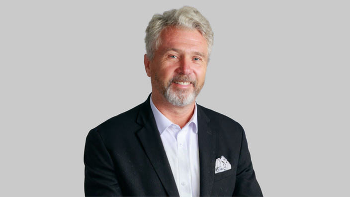 Porträt von Erik Kirschbaum