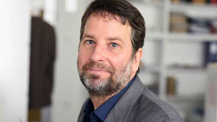 Porträt von Alexander Hagelüken