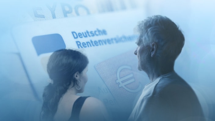 Junge Frau und älterer Mann vor einer Karte der Deutschen Rentenversicherung
