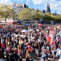 Tausende Demonstrierende bei "Köln stellt sich quer"