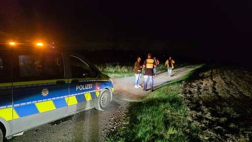 Einsatzkräfte am Umspannwerk bei Dormagen