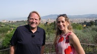 Spitzenkoch Björn Freitag und Reiseexpertin Tamina Kallert in Florenz, Blick über die Stadt.