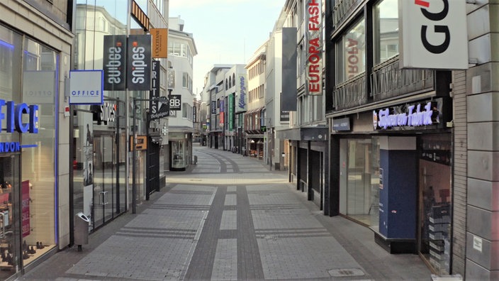 Die Kölner Hohe Straße menschenleer