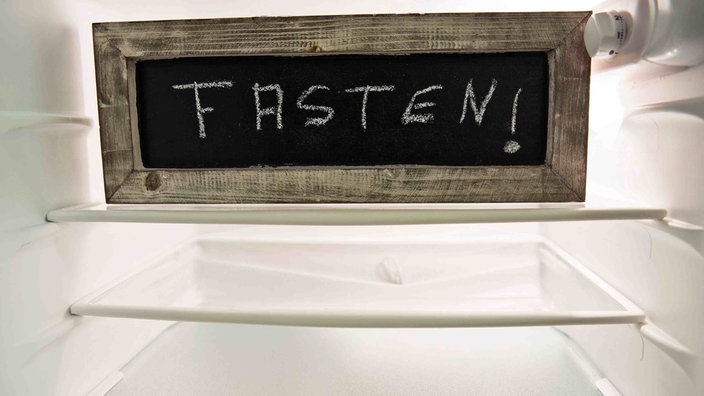 Leerer Kühlschrank: Fastenzeit beginnt 