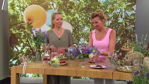 Blumige Deko für die Gartenparty