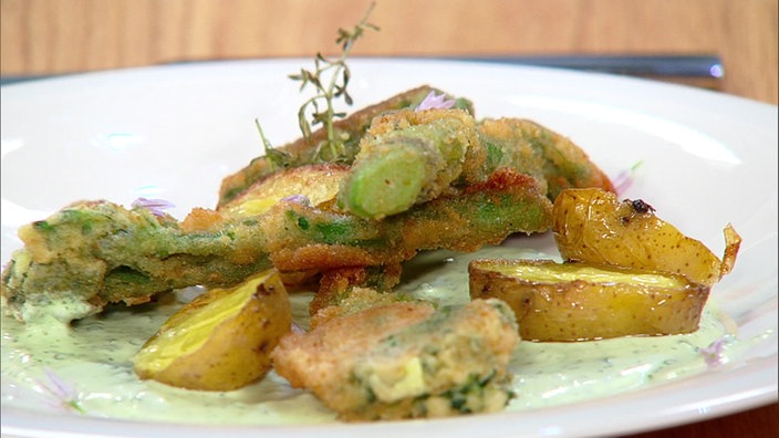 Brokkoli-Schnitzel mit Blechkartoffeln