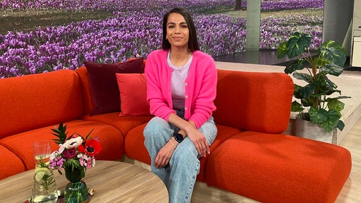 Moderatorin Jennifer Jeromin im Hier-und-heute-Studio
