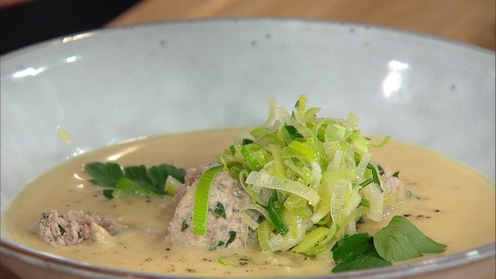 Kartoffel-Lauchsuppe mit Fleischbällchen