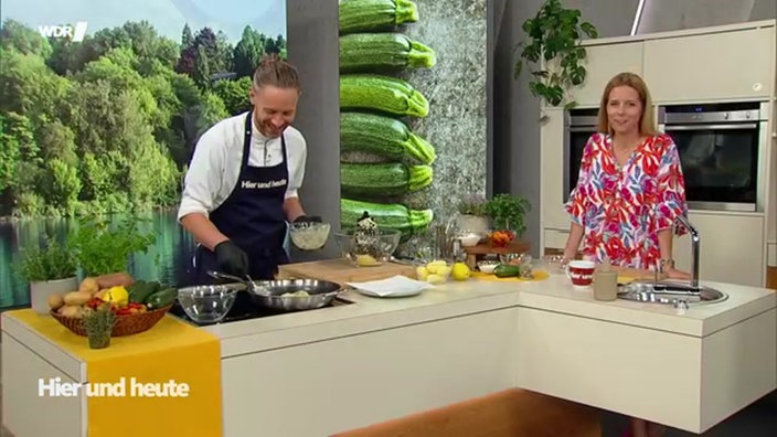 Kartoffel-Zucchini-Puffer mit Zitronenthymian-Schmandv