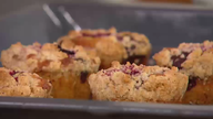 Kleine Marmorkuchen mit Kirschen