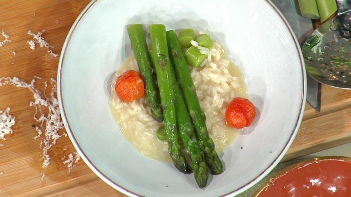 Spargelrisotto mit Kirschtomaten aus dem Ofen