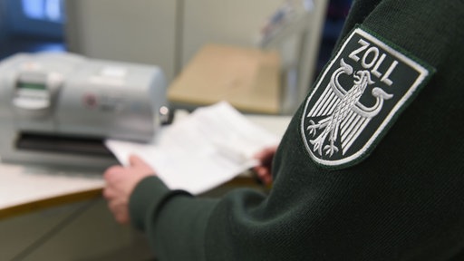 Ein Zollbeamter