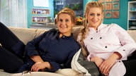 Julia Komp und Marie Simon im WDR-Studio. 